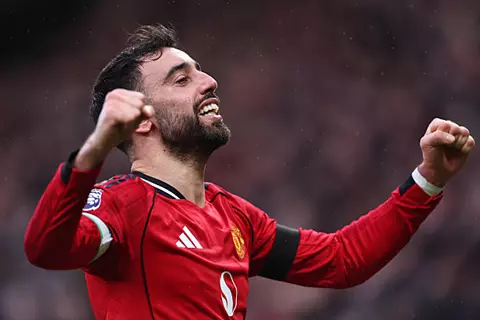 اقترب من معادلة صلاح.. برونو فيرنانديز لاعب شهر مارس في الدوري الإنجليزي